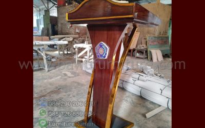 Podium Minimalis Stainless Gold Universitas Muhammadiyah Malang