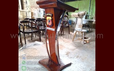 Podium Pidato Polres Indramayu Kayu Jati Solid Kombinasi Stainless