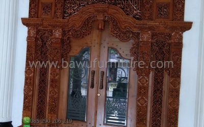 Pintu Masjid Gebyok Dari Bahan Kayu Jati Karya Jepara