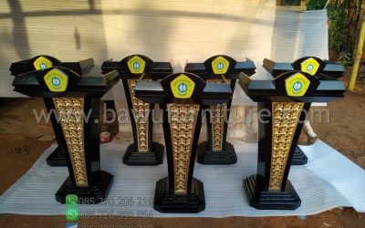 Proyek Podium Presiden Kayu Jati Universitas Trunojoyo