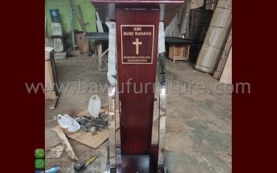 Podium Minimalis Gereja Modern Dari Jati Dan Stainless