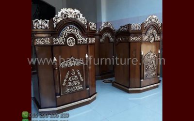 Mimbar Ceramah Masjid Jakarta Dari Kayu Jati