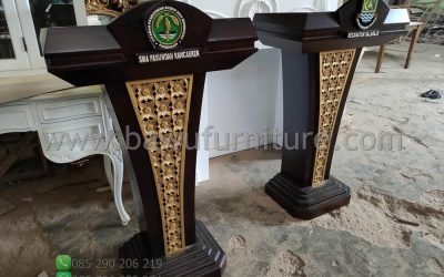 Podium Pidato Jati Minimalis Untuk Pidato Di Acara