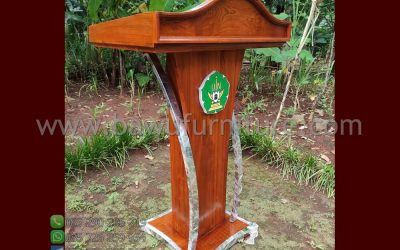 Podium Minimalis UIN Ar Raniry Dari Jati Dan Stainless