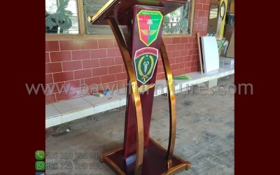 Podium Minimalis Batalyon Kesehatan Jati & Stainless