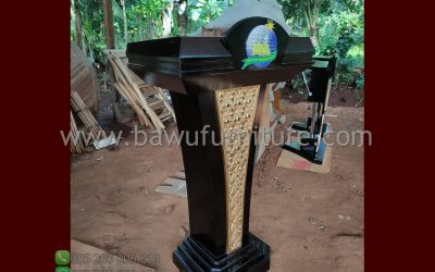 Podium Minimalis Jati SMP N 8 Kota Tangerang Selatan