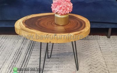 Meja Kopi Trembesi Jepara Model Bulat Alami Kaki Besi