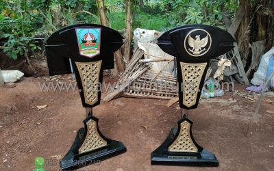 Model Podium Minimalis Hidrolik Dan Kayu Jati Jepara