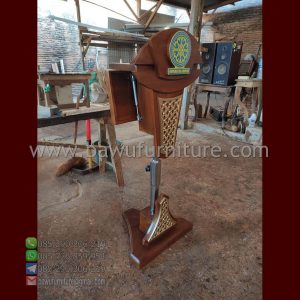 Podium Minimalis Universitas Udayana