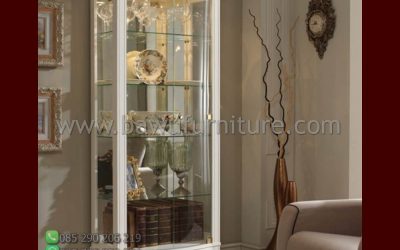 Lemari Pajangan Kaca Model Klasik Warna Putih Jepara