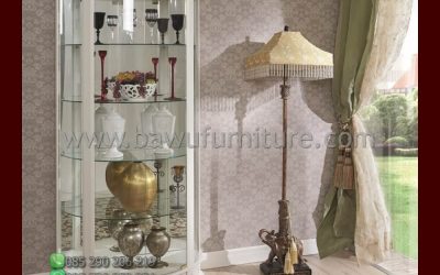 Lemari Pajangan Murah Model Klasik Warna Putih