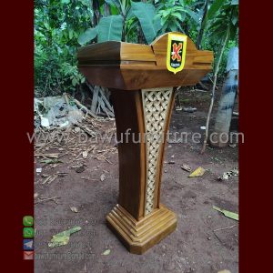 Podium Pidato Universitas