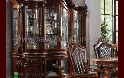 Lemari Pajangan Kayu Jati Model Klasik Mewah Jepara