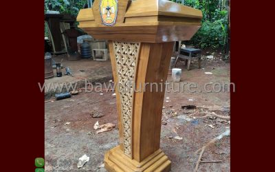 Podium SMPN 225 Jakarta Dari Kayu Jati