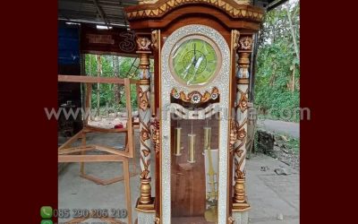 Lemari Jam Hias Jati Model Ukir Jepara
