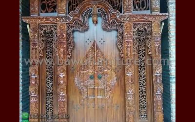 Pintu Gebyok Jawa Dari Kayu Jati