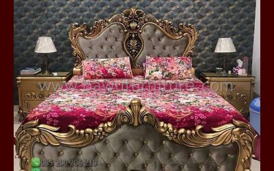 Tempat Tidur Ukiran Model Klasik Mewah