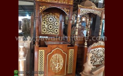 Mimbar Masjid Salatiga Model Atap Kubah