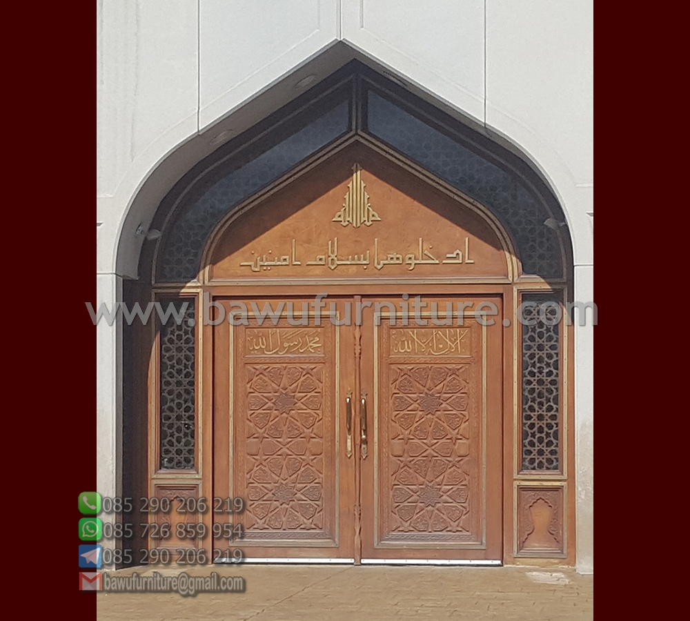 Pintu Masjid Kayu