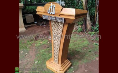 Podium Masjid Sunan Drajad Model Minimalis Dari Kayu Jati