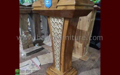 Podium SMA N 9 Palembang Model Minimalis Dari Kayu Jati