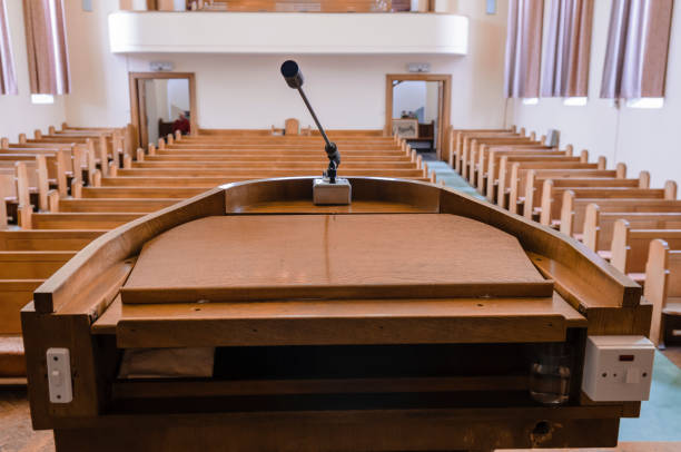 Mimbar Gereja: Jejak Sejarah dan Peran Mendalam dalam Kehidupan Rohani
