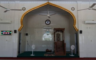 Desain Mimbar Masjid Elegan Membuat Suasana Khotbah Jumat Lebih Khidmat