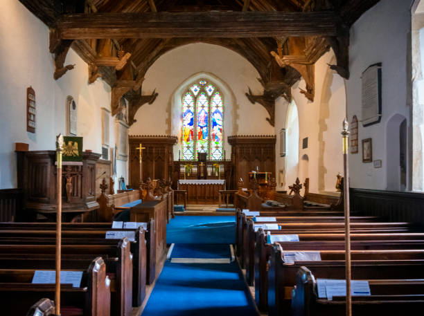 Faktor-Faktor yang Mempengaruhi Desain Mimbar Gereja: Dari Ukuran hingga Gaya