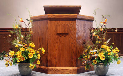 Kreativitas dalam Desain Mimbar Gereja, Menggabungkan Elemen Klasik dan Kontemporer