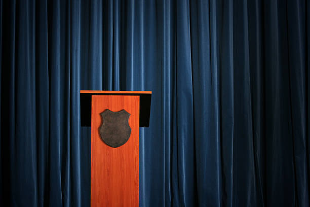 Podium Minimalis, Desain Sederhana dengan Sentuhan Modern untuk Masjid dan Aula