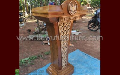 Podium PT BABEH Group Model Minimalis Dari Kayu Jati