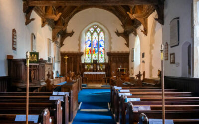 Menggali Makna dan Kearifan dalam Pembuatan Mimbar Gereja