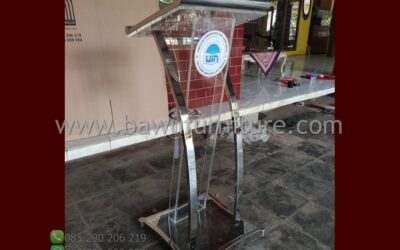 Podium Pidato FDIK UIN Jakarta Minimalis Dari Akrilik & Stainless