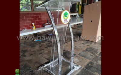 Podium Pidato FEB UNWIM Minimalis Dari Akrilik & Stainless