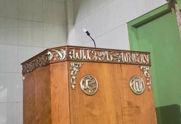 Sentuhan Ramadhan di Atas Mimbar: Dekorasi Minimalis yang Penuh Makna